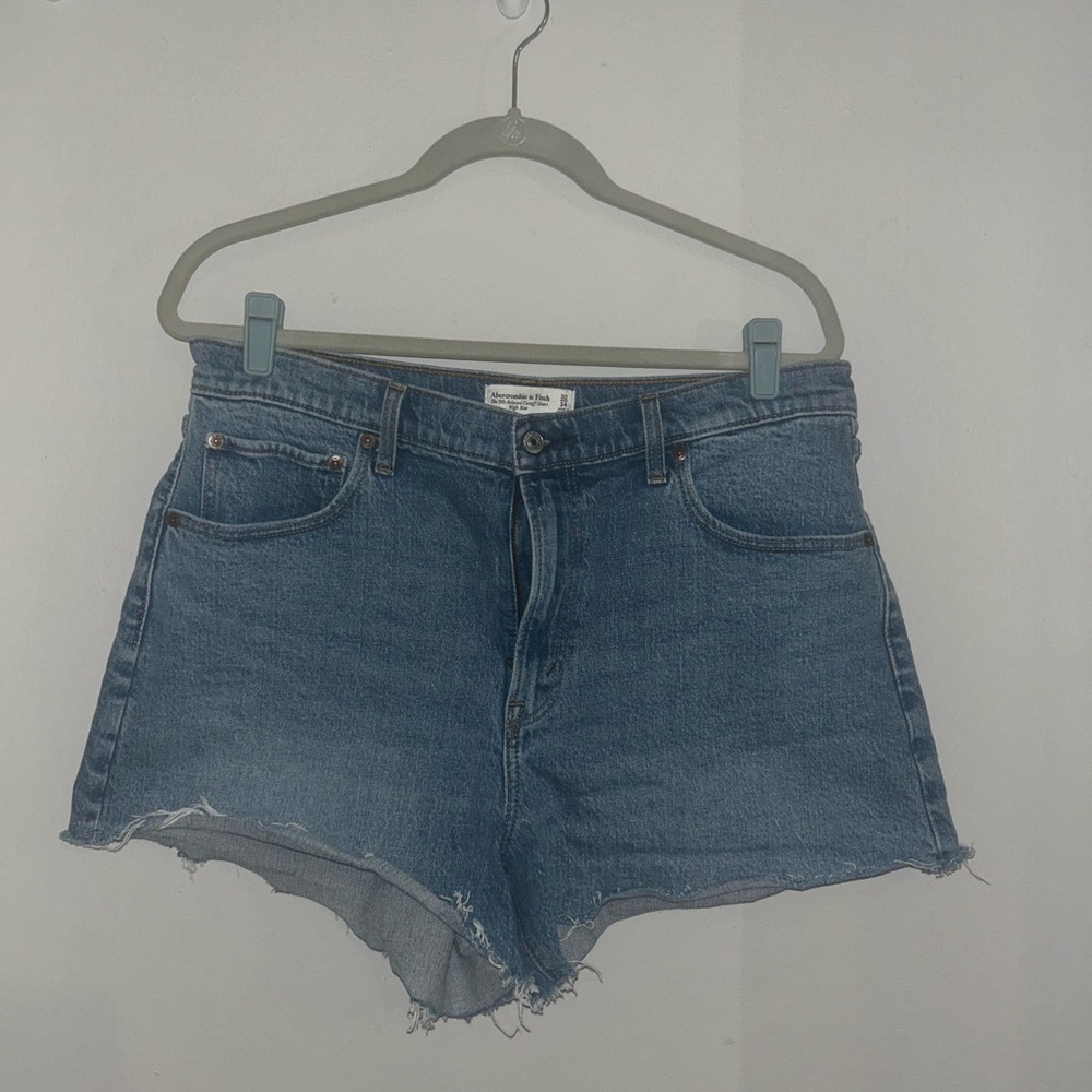 Abercrombie & Fitch 90s relaxed cutoff shorts (High-Waisted)